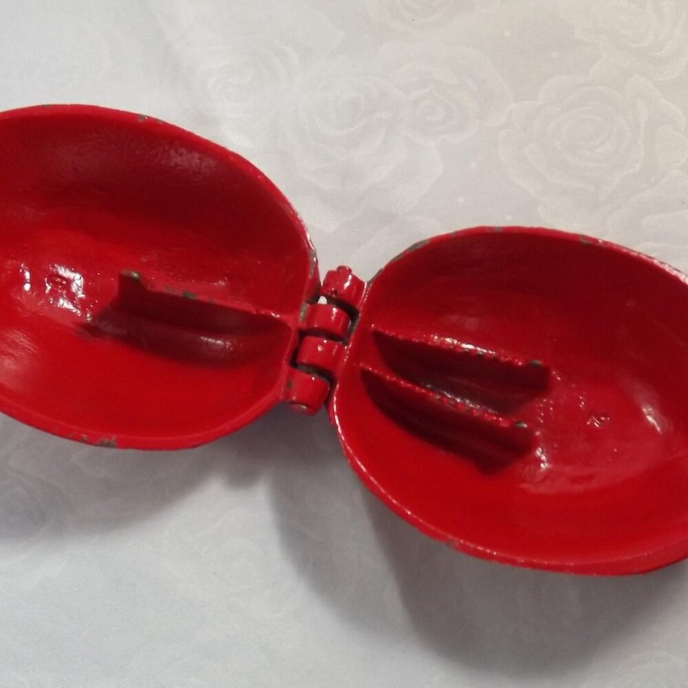 Vintage Distressed Red Cast Iron Nut Cracker - Picture 9 of 10